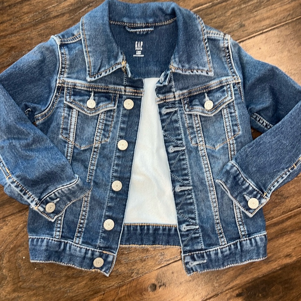 Gap kids classic fit jean jacket 4t